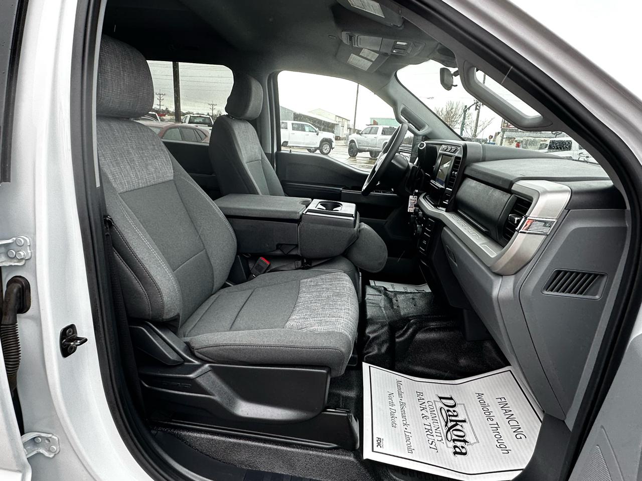 Ford F-350 SD XLT Crew Cab Long Bed 4WD 2024