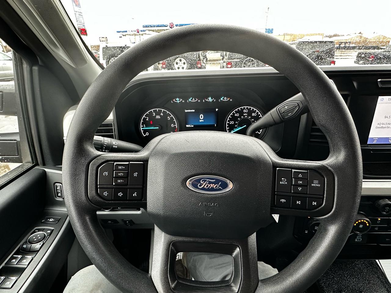 Ford F-350 SD XLT Crew Cab Long Bed 4WD 2024