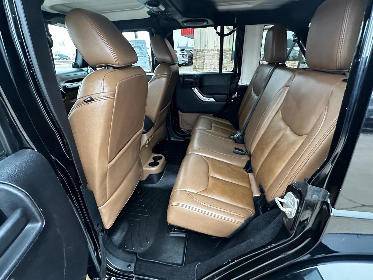 Jeep Wrangler Unlimited Sahara 4WD 2014