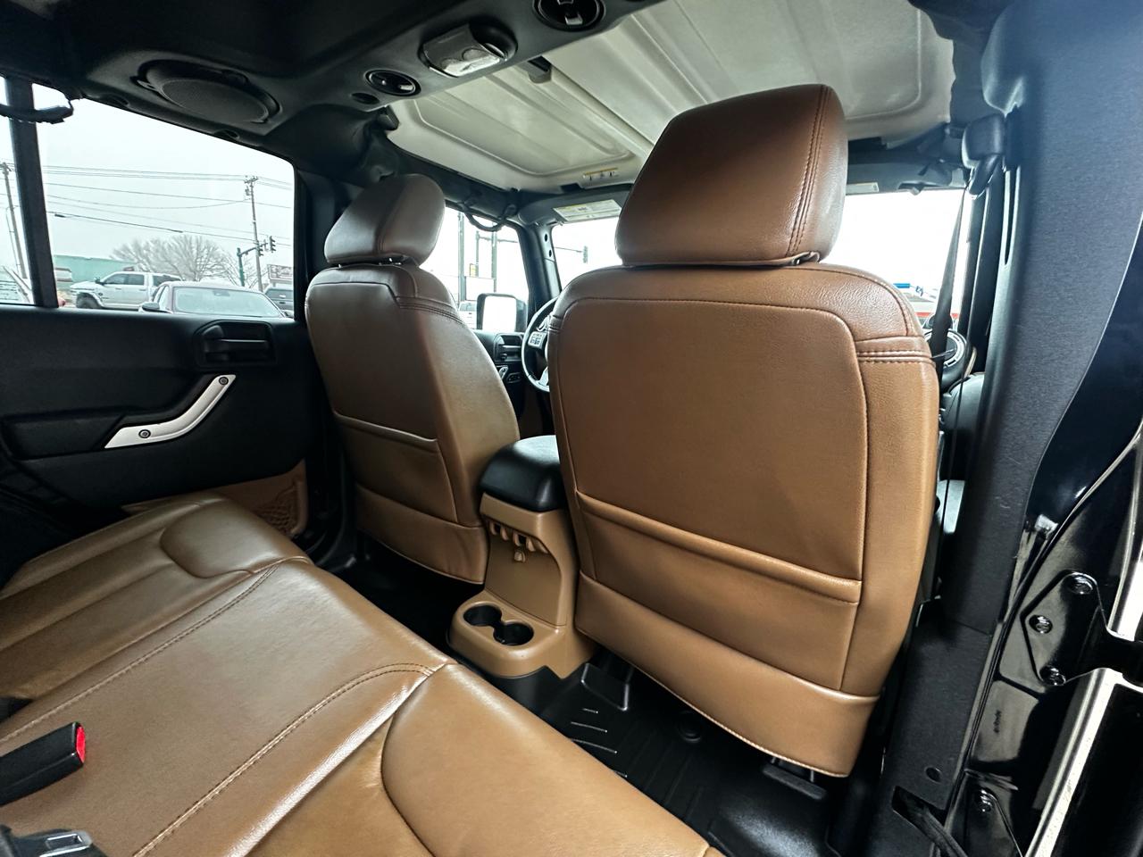 Jeep Wrangler Unlimited Sahara 4WD 2014