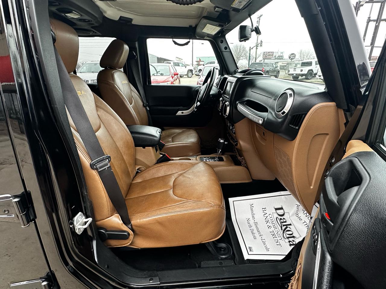 Jeep Wrangler Unlimited Sahara 4WD 2014