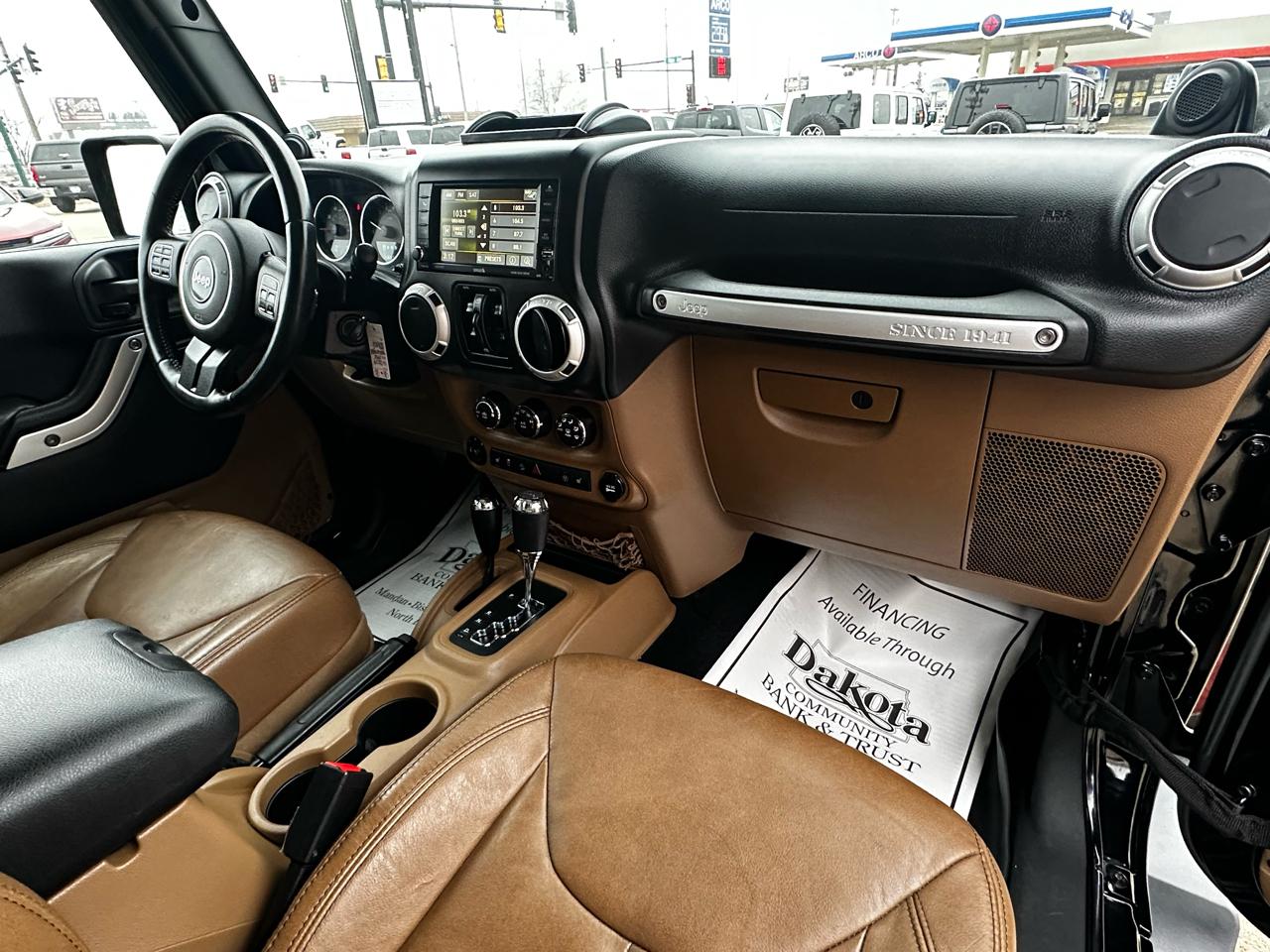 Jeep Wrangler Unlimited Sahara 4WD 2014