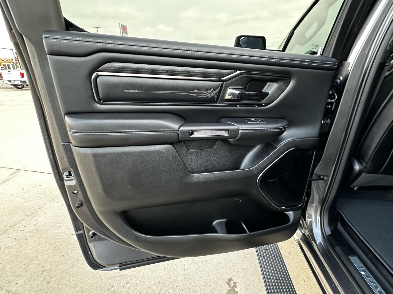 RAM 1500 Limited Crew Cab SWB 4WD 2024