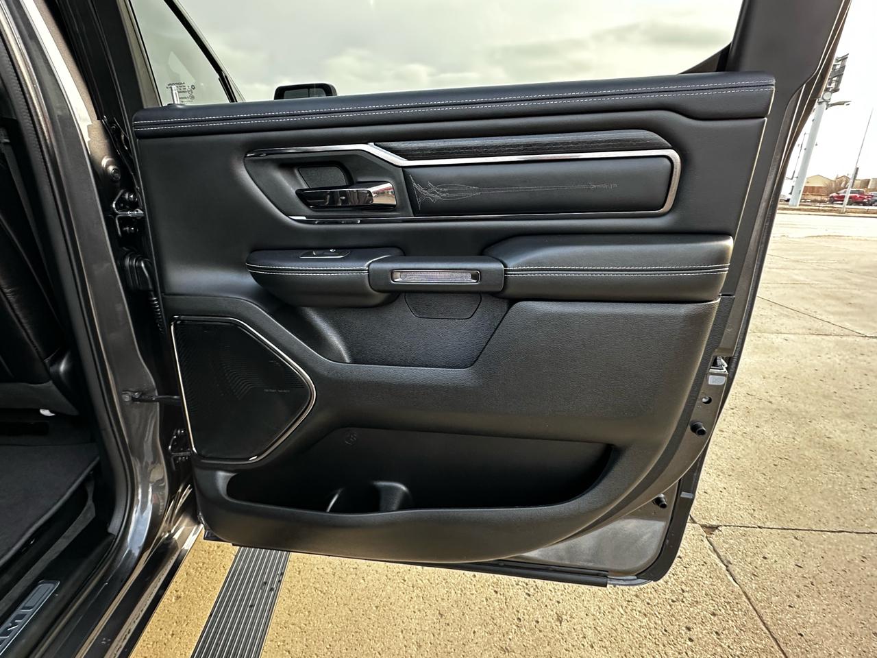 RAM 1500 Limited Crew Cab SWB 4WD 2024