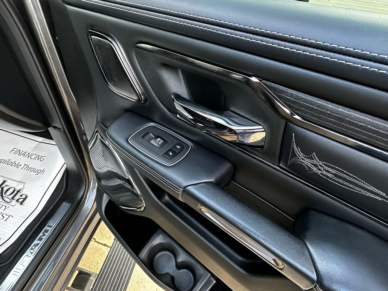 RAM 1500 Limited Crew Cab SWB 4WD 2024