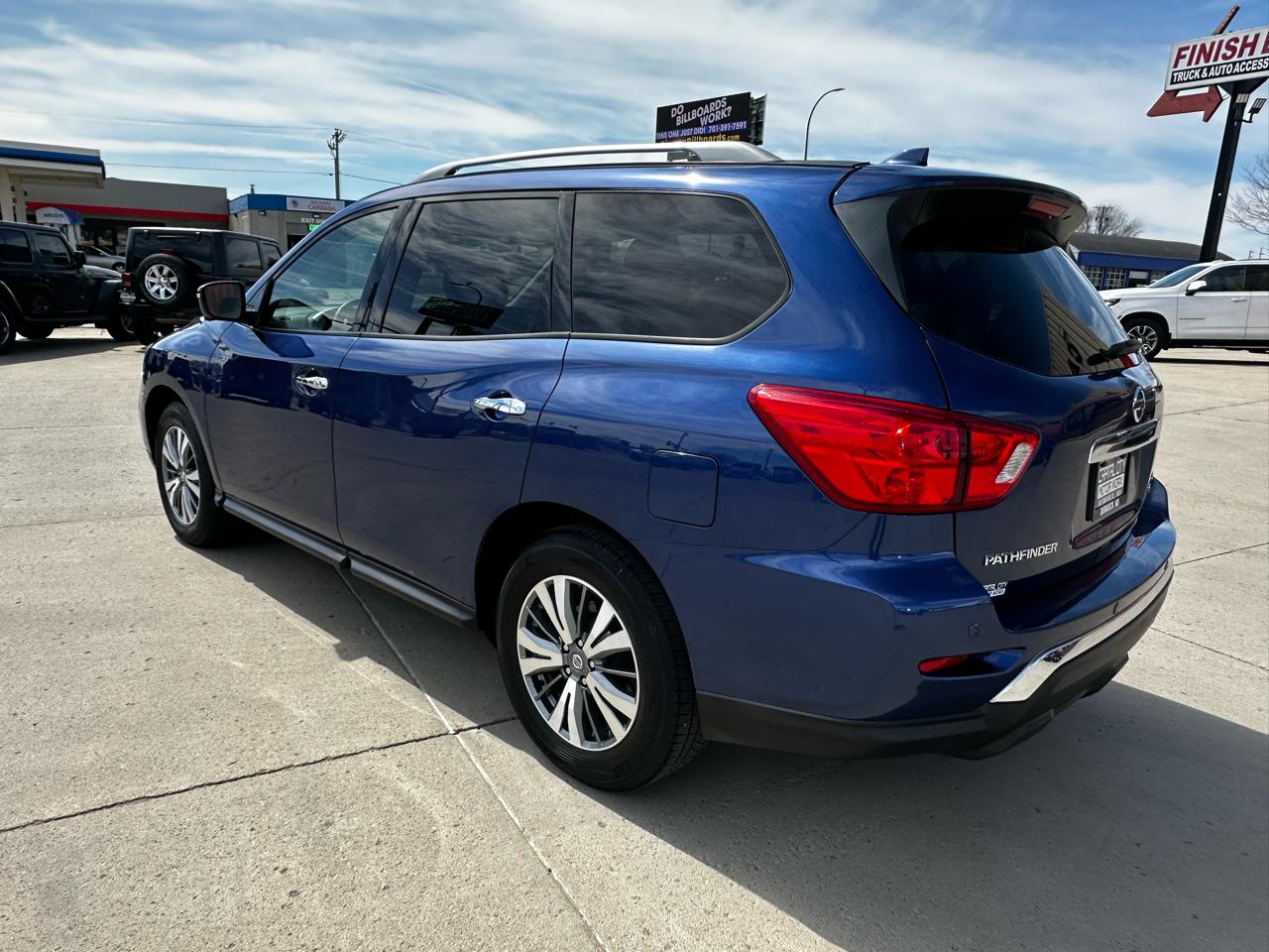 Nissan Pathfinder SL 4WD 2020