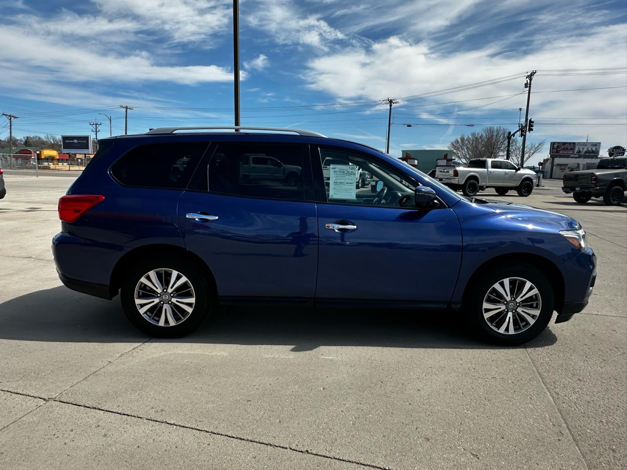 Nissan Pathfinder SL 4WD 2020