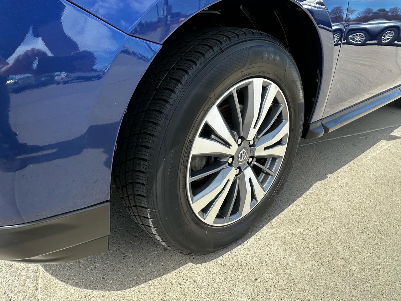 Nissan Pathfinder SL 4WD 2020