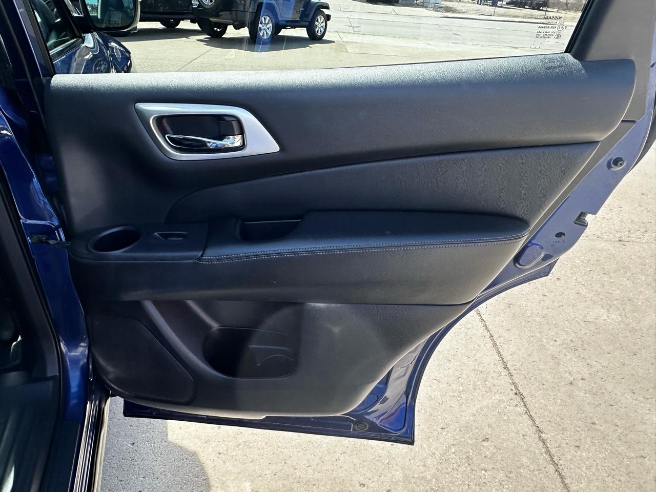 Nissan Pathfinder SL 4WD 2020