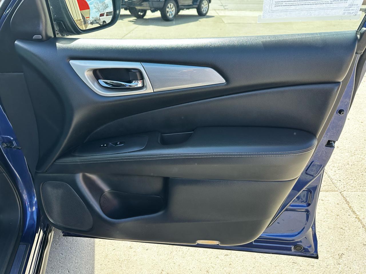 Nissan Pathfinder SL 4WD 2020