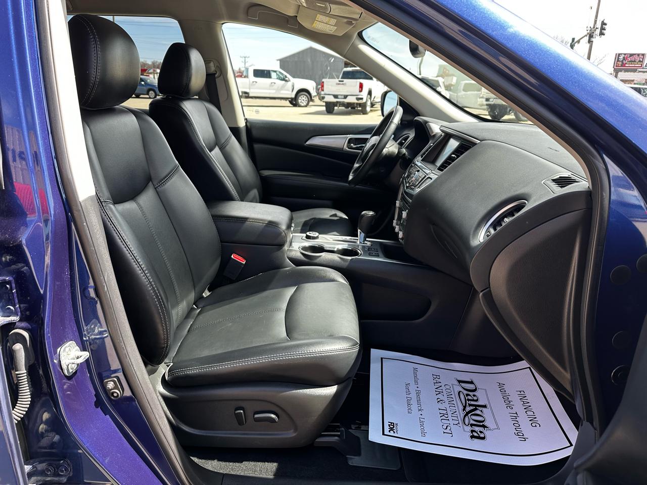 Nissan Pathfinder SL 4WD 2020