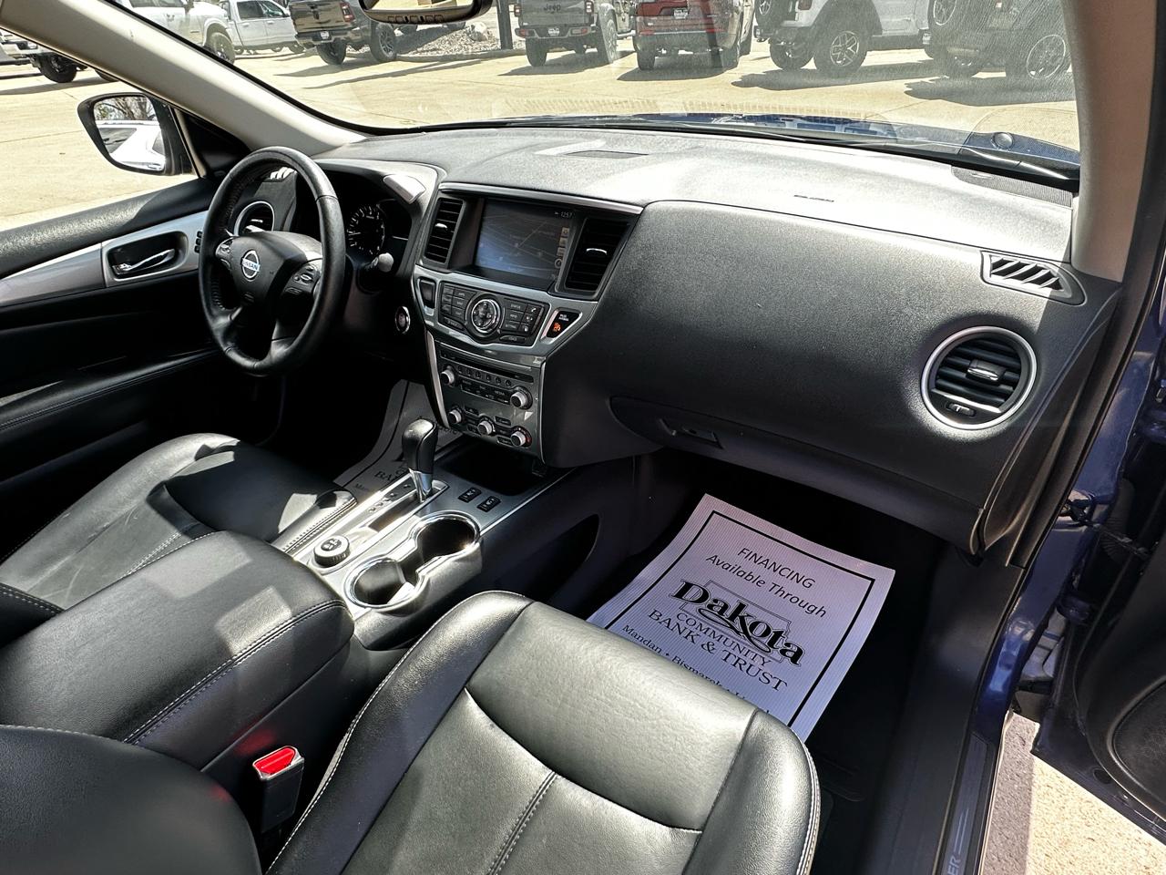 Nissan Pathfinder SL 4WD 2020