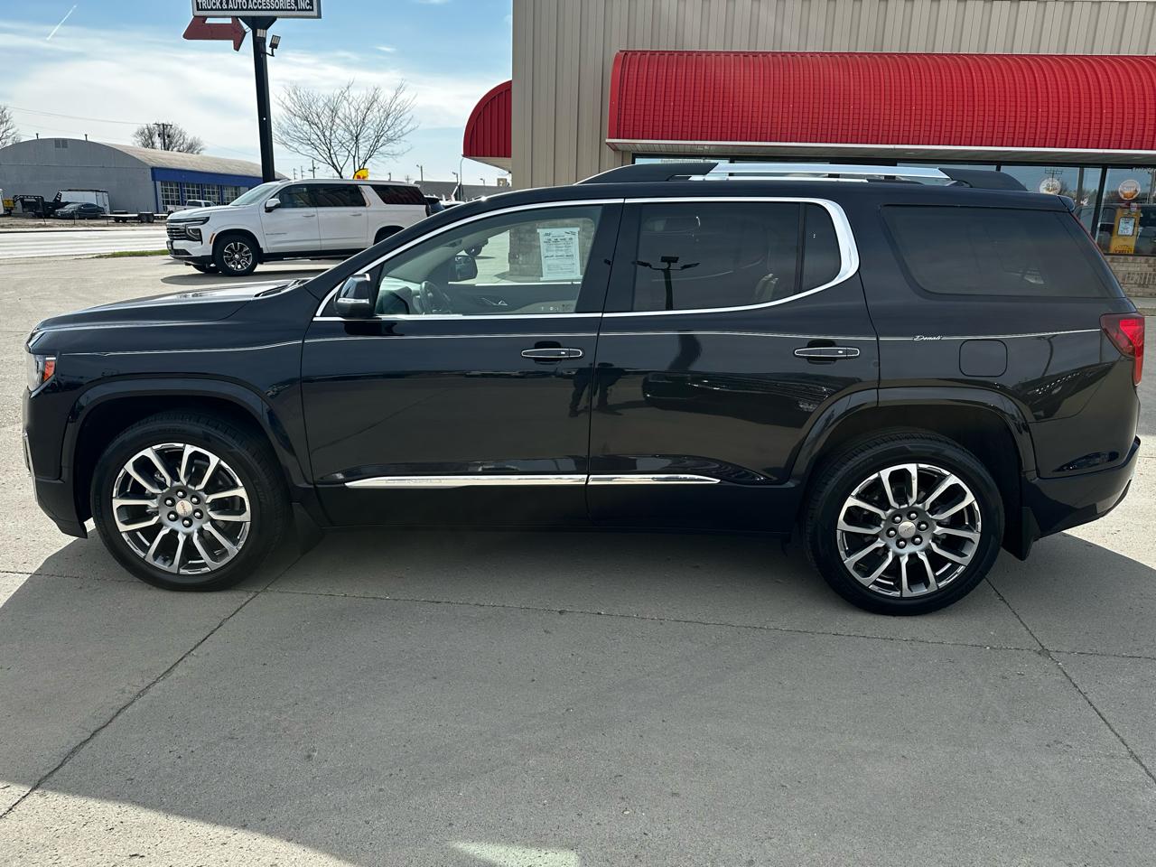 GMC Acadia Denali AWD 2021