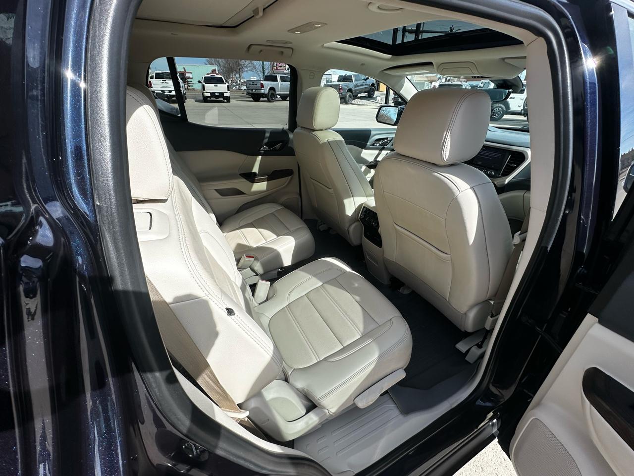 GMC Acadia Denali AWD 2021