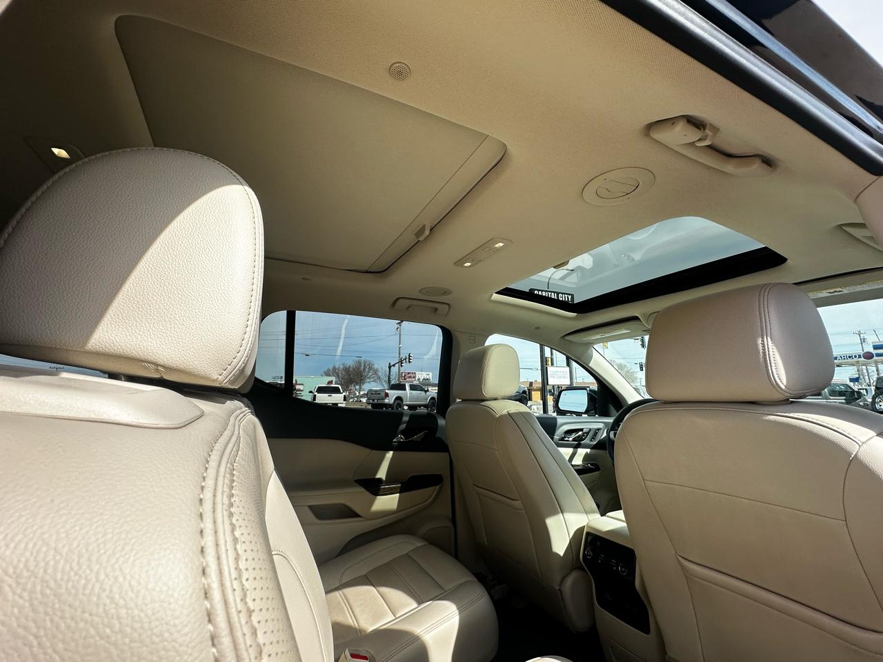 GMC Acadia Denali AWD 2021