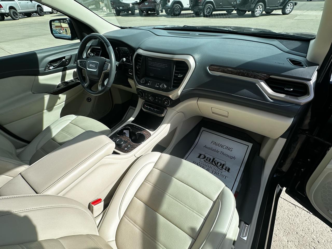 GMC Acadia Denali AWD 2021