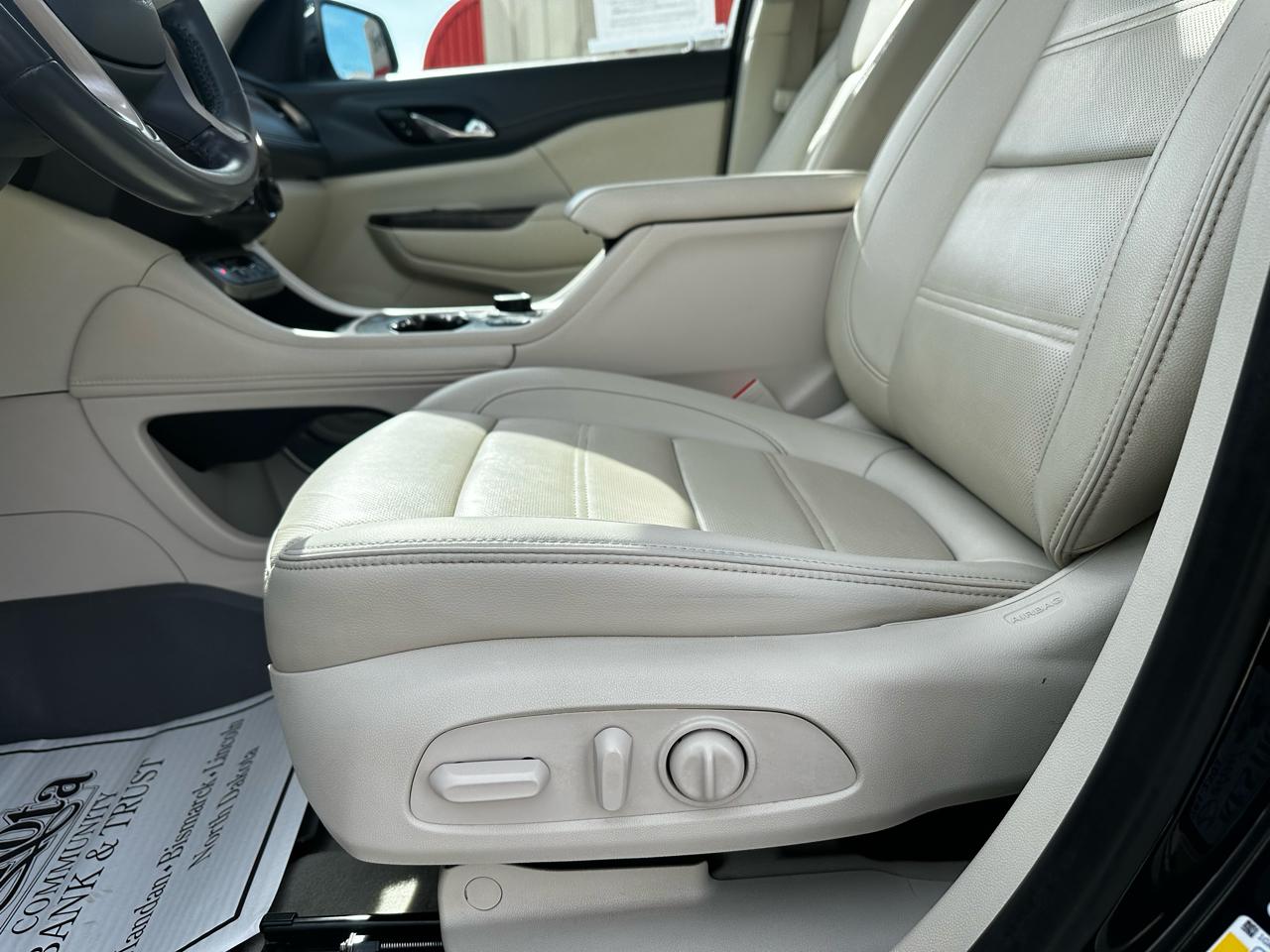 GMC Acadia Denali AWD 2021