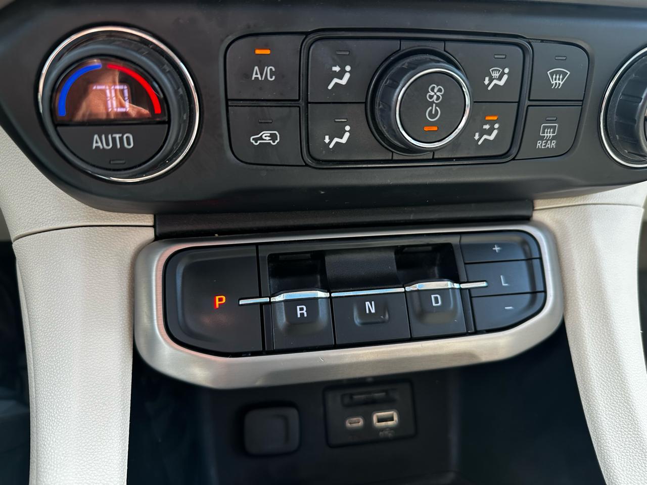 GMC Acadia Denali AWD 2021