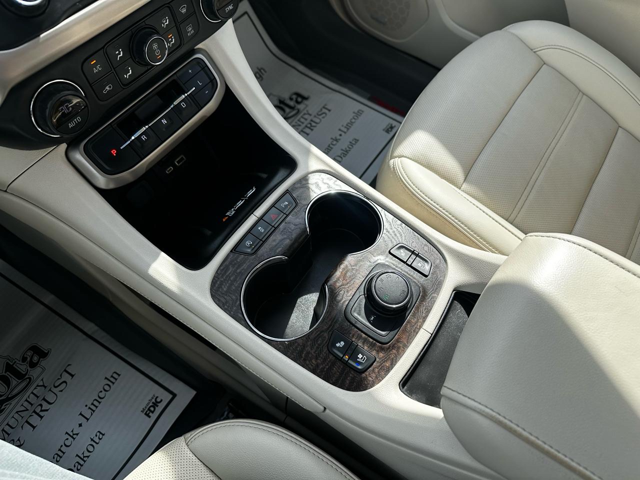 GMC Acadia Denali AWD 2021