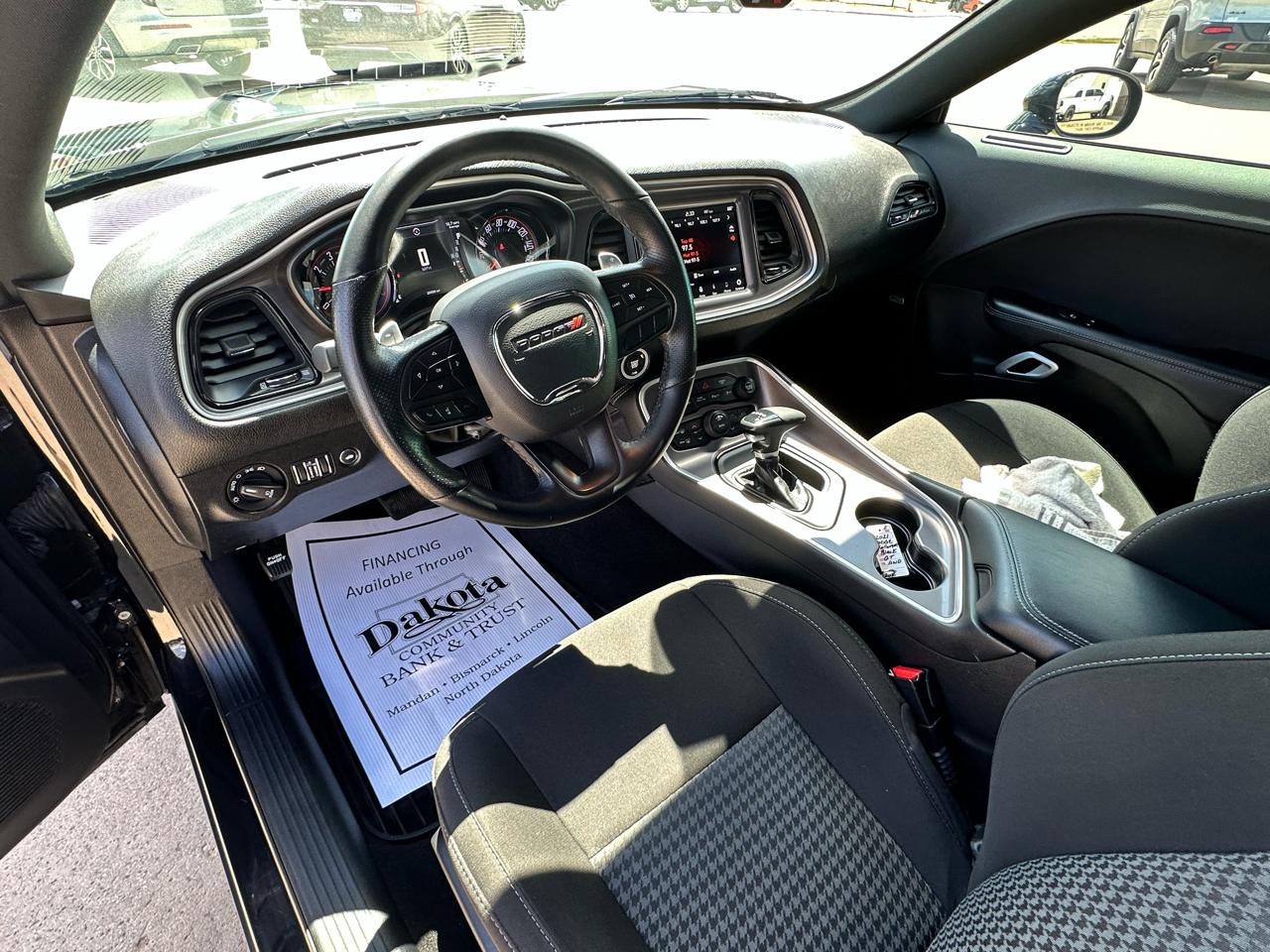 Dodge Challenger GT AWD 2021