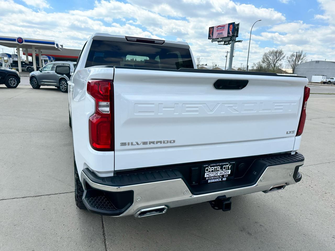Chevrolet Silverado 1500 LTZ Crew Cab 4WD 2023