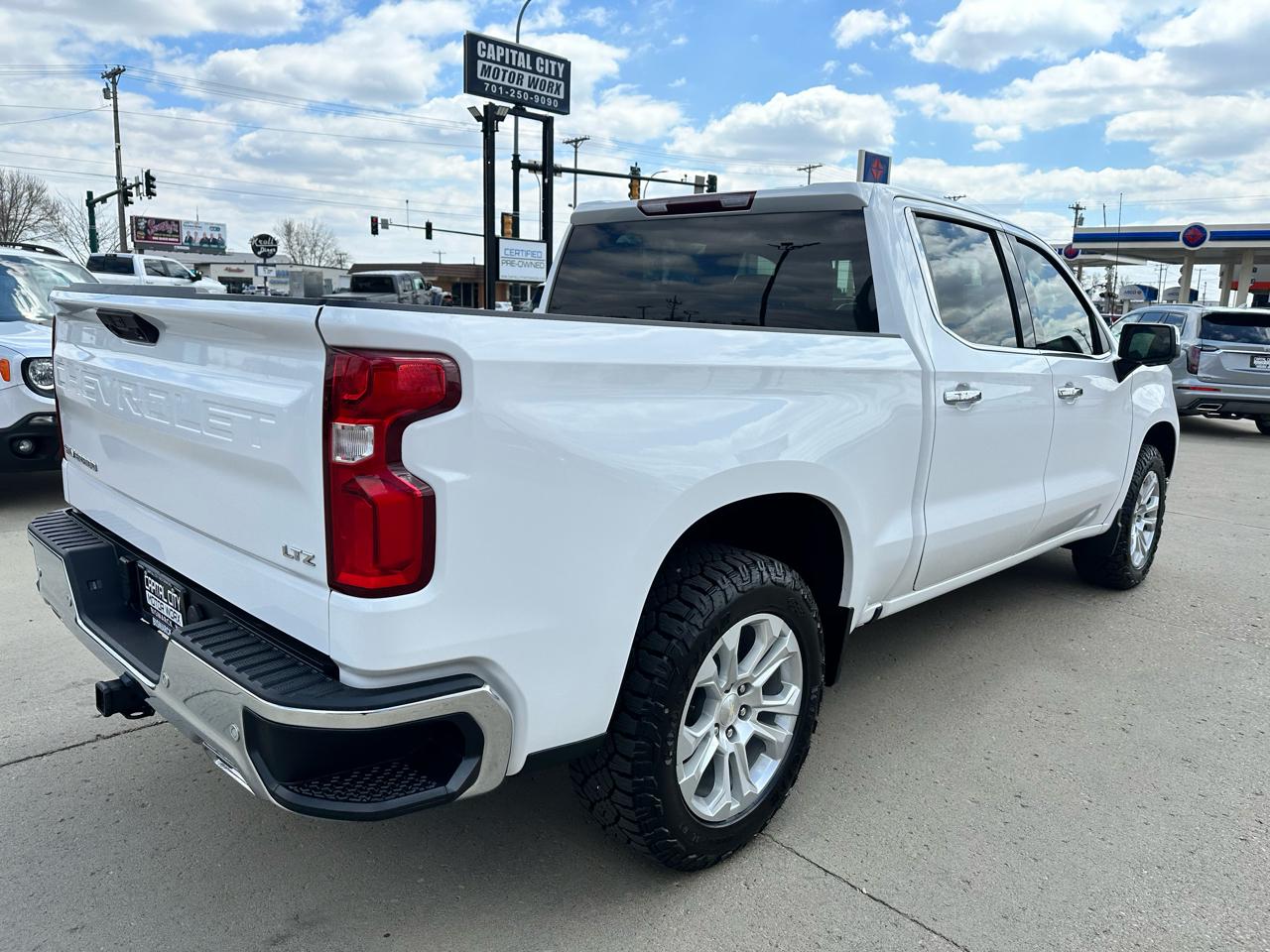 Chevrolet Silverado 1500 LTZ Crew Cab 4WD 2023