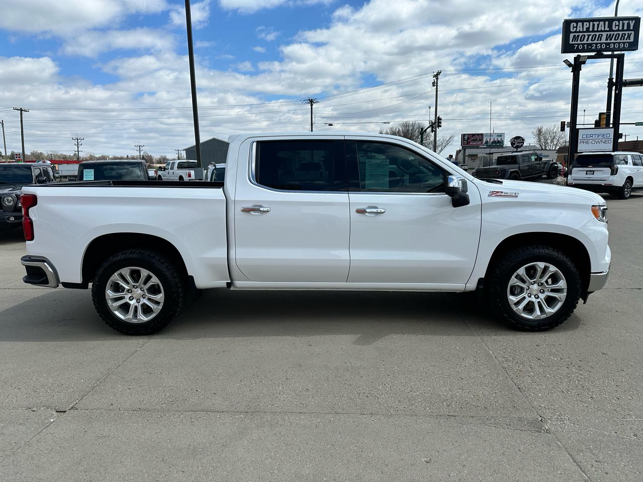 Chevrolet Silverado 1500 LTZ Crew Cab 4WD 2023