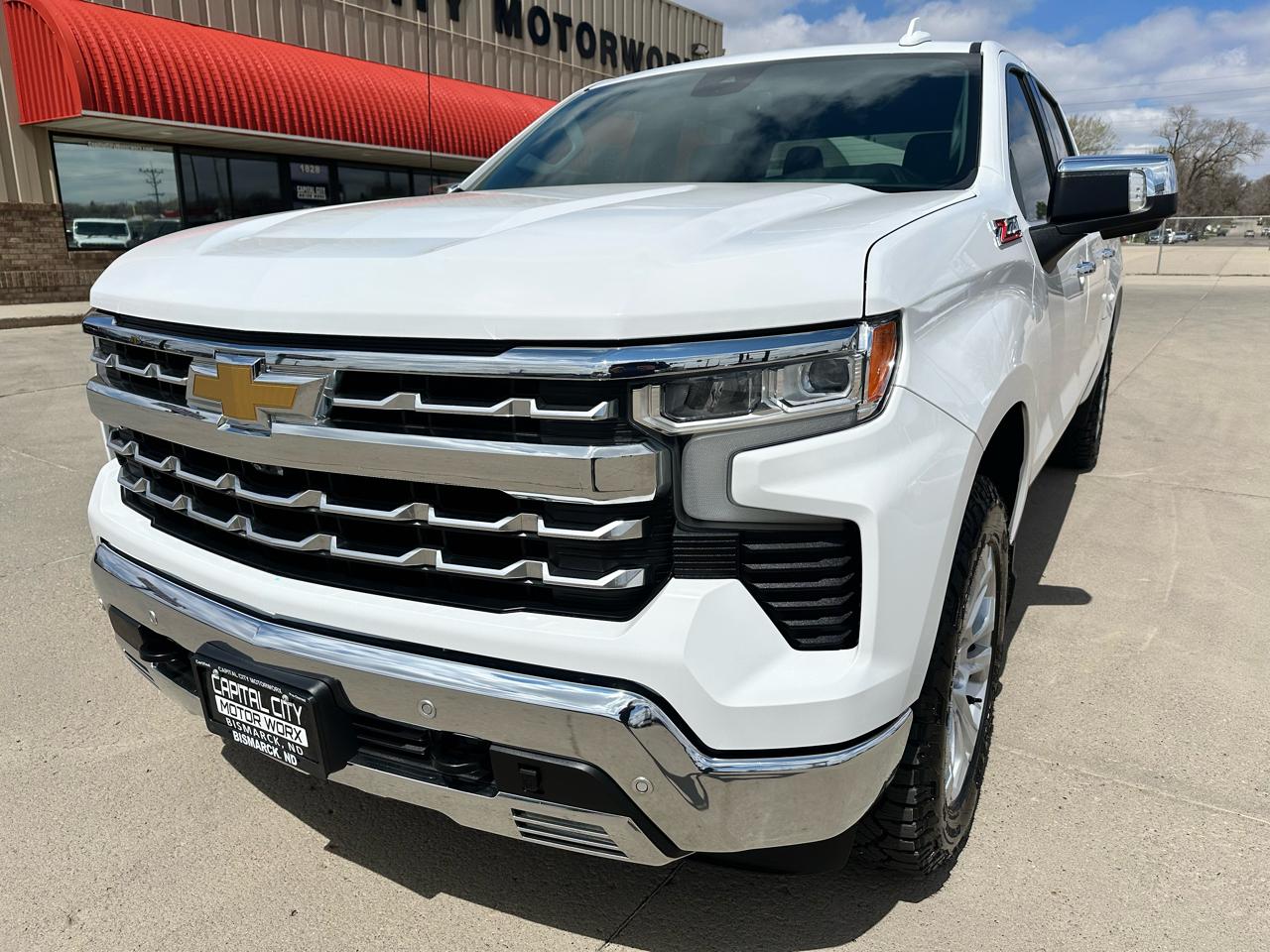 Chevrolet Silverado 1500 LTZ Crew Cab 4WD 2023