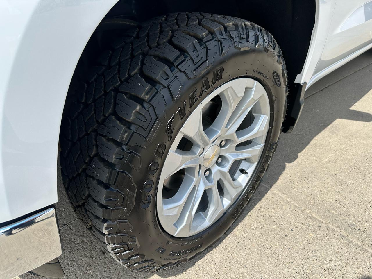 Chevrolet Silverado 1500 LTZ Crew Cab 4WD 2023