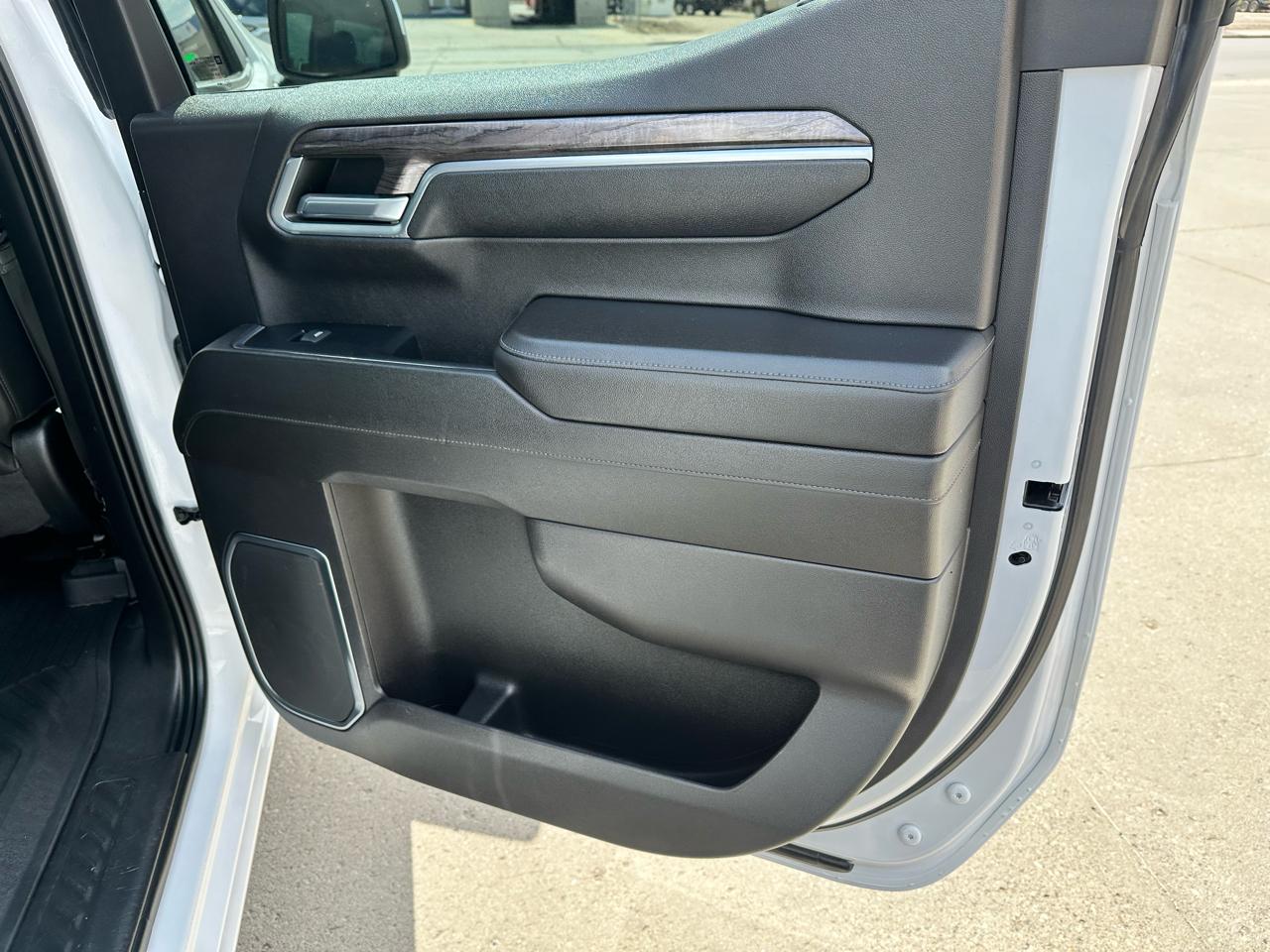 Chevrolet Silverado 1500 LTZ Crew Cab 4WD 2023