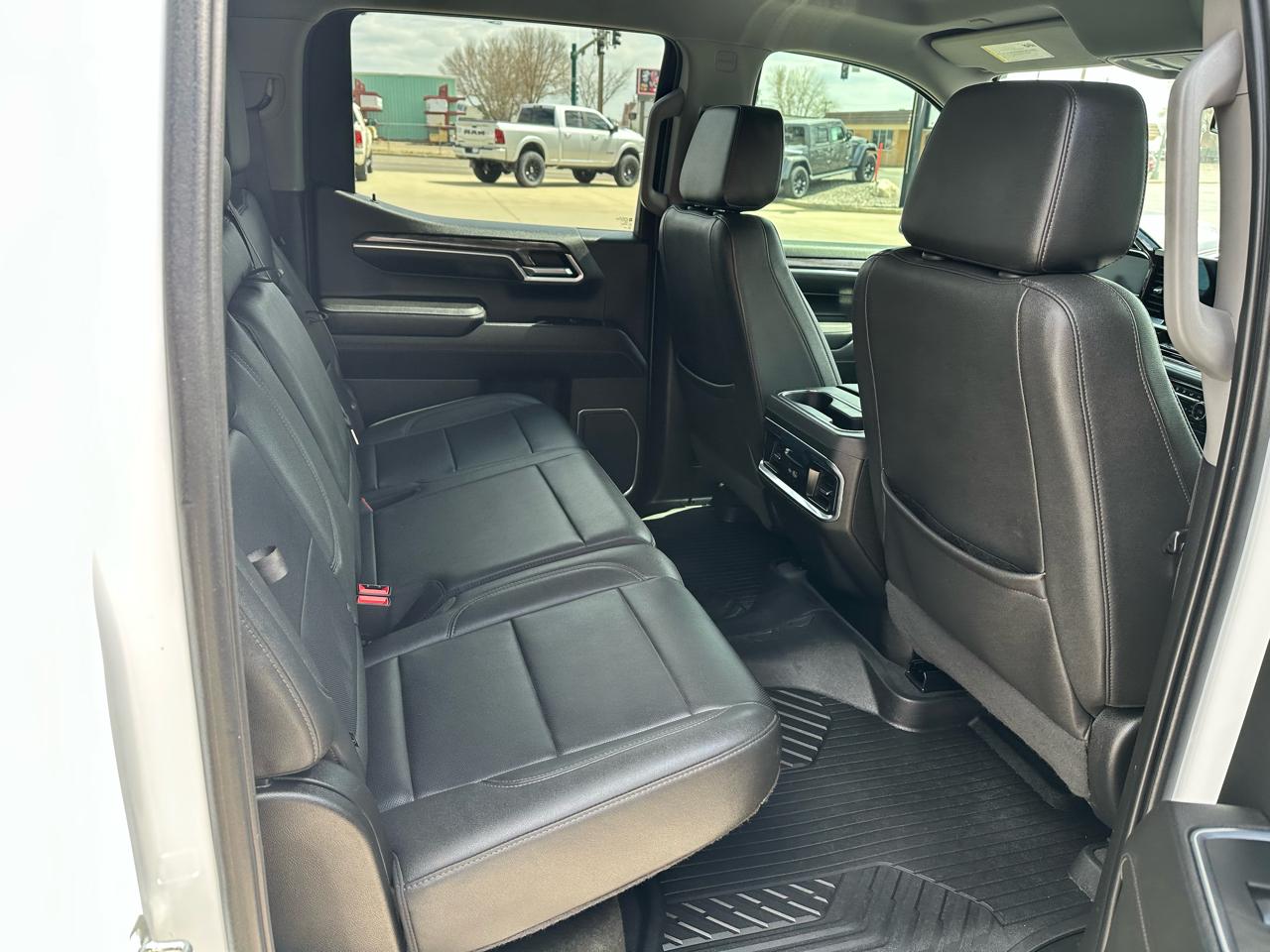 Chevrolet Silverado 1500 LTZ Crew Cab 4WD 2023