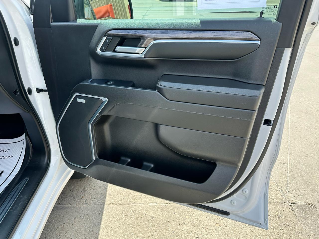 Chevrolet Silverado 1500 LTZ Crew Cab 4WD 2023