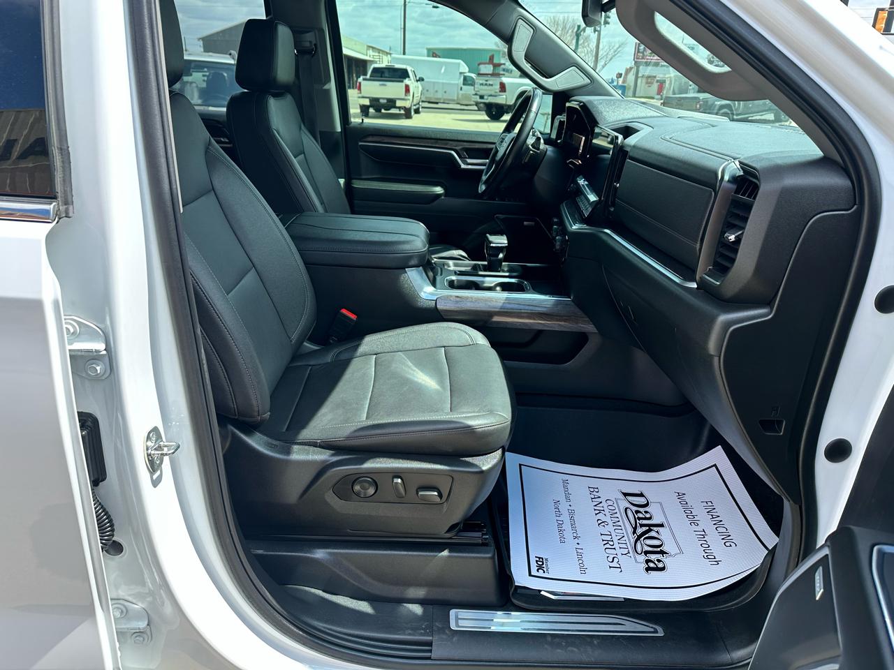 Chevrolet Silverado 1500 LTZ Crew Cab 4WD 2023