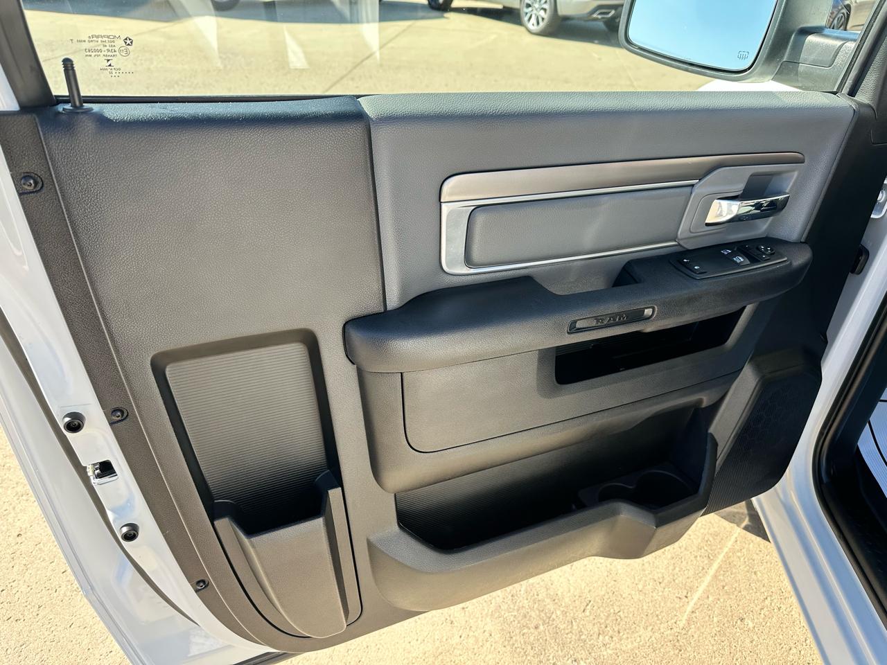 RAM 1500 Classic Tradesman Regular Cab LWB 4WD 2022