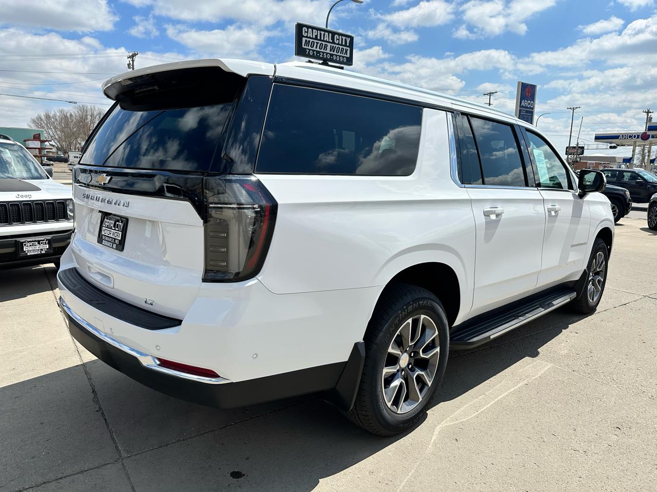 Chevrolet Suburban LT 4WD 2025