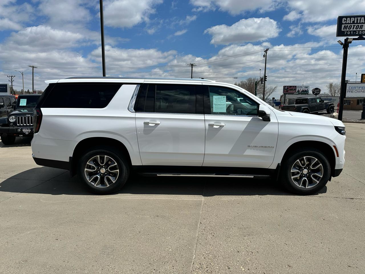 Chevrolet Suburban LT 4WD 2025