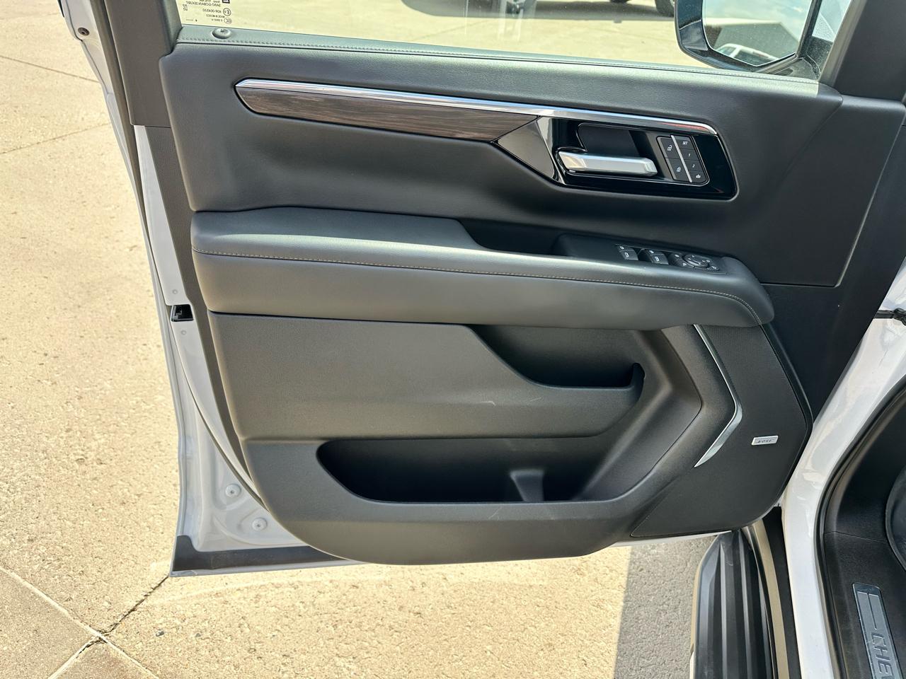 Chevrolet Suburban LT 4WD 2025