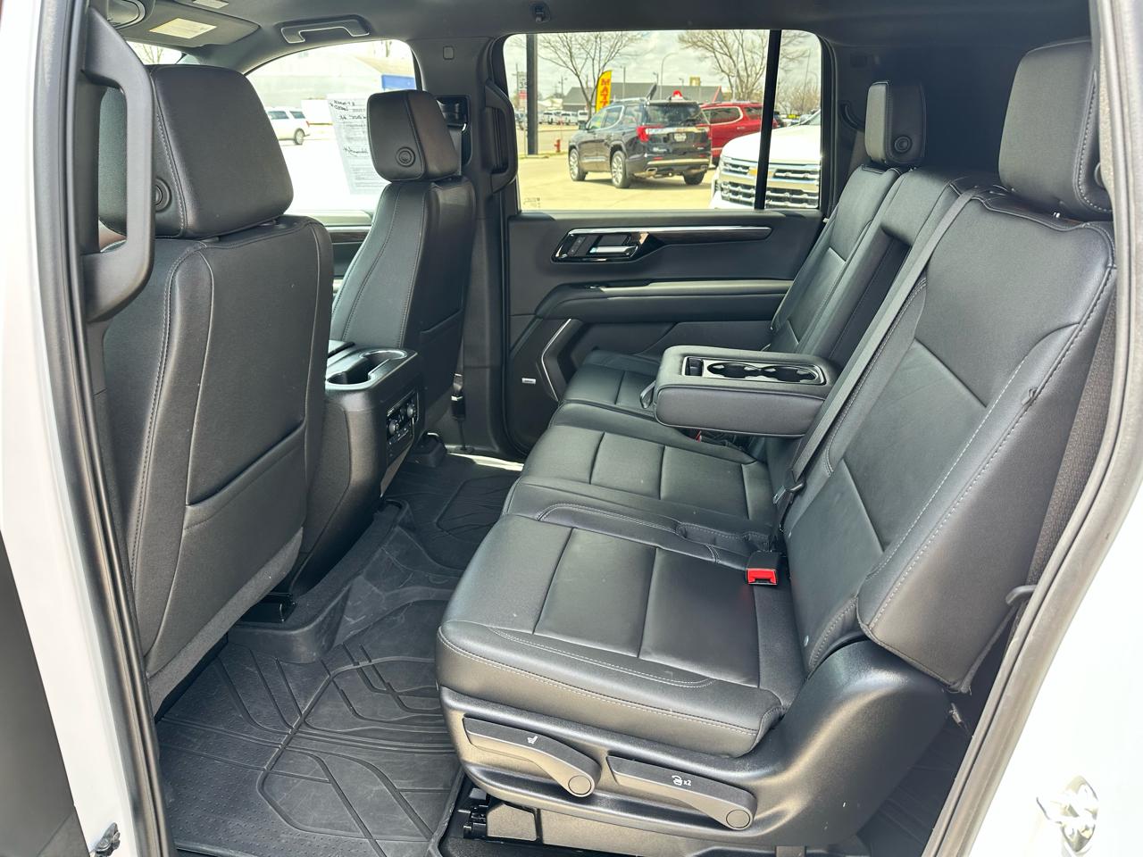 Chevrolet Suburban LT 4WD 2025