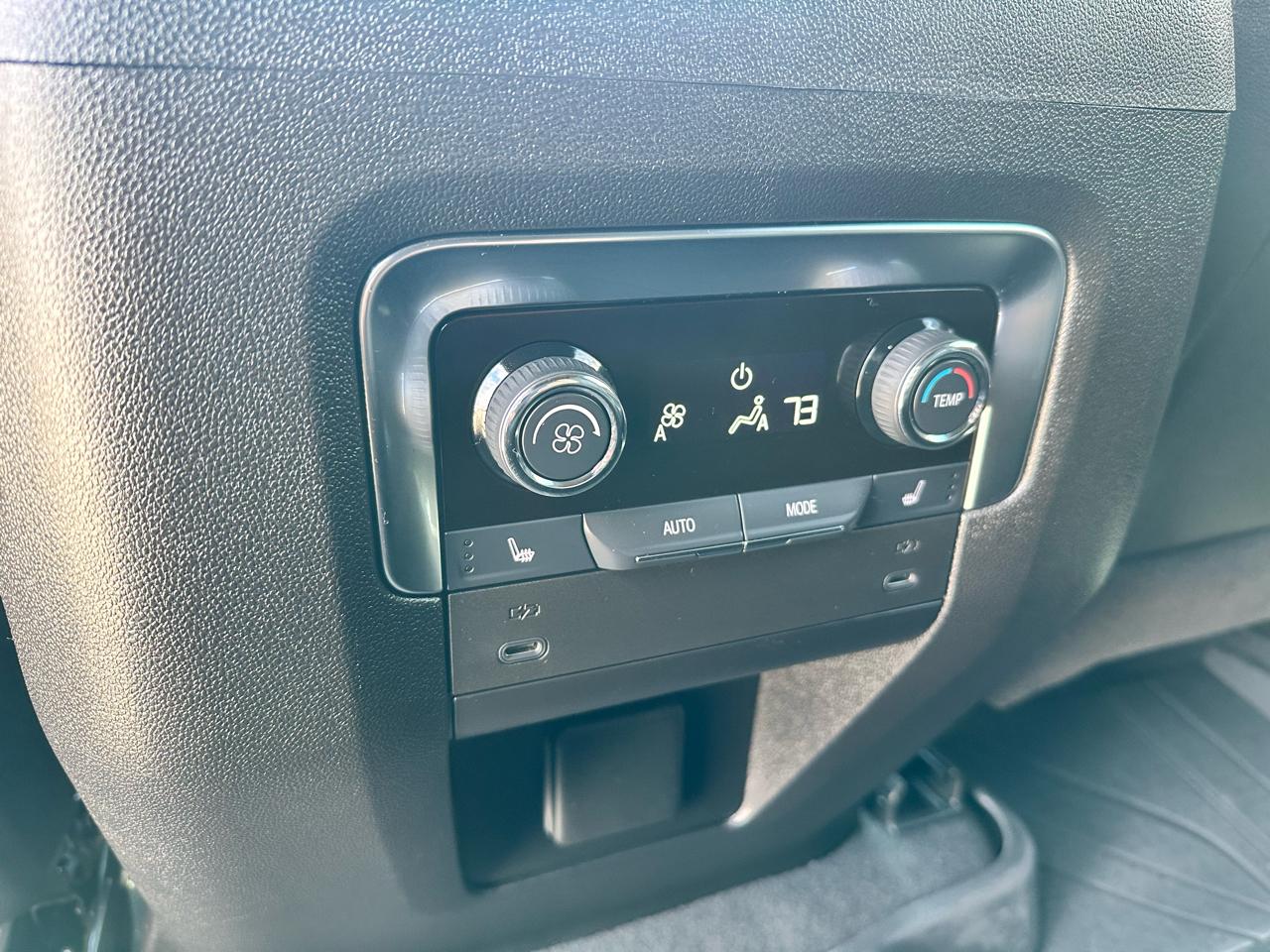 Chevrolet Suburban LT 4WD 2025