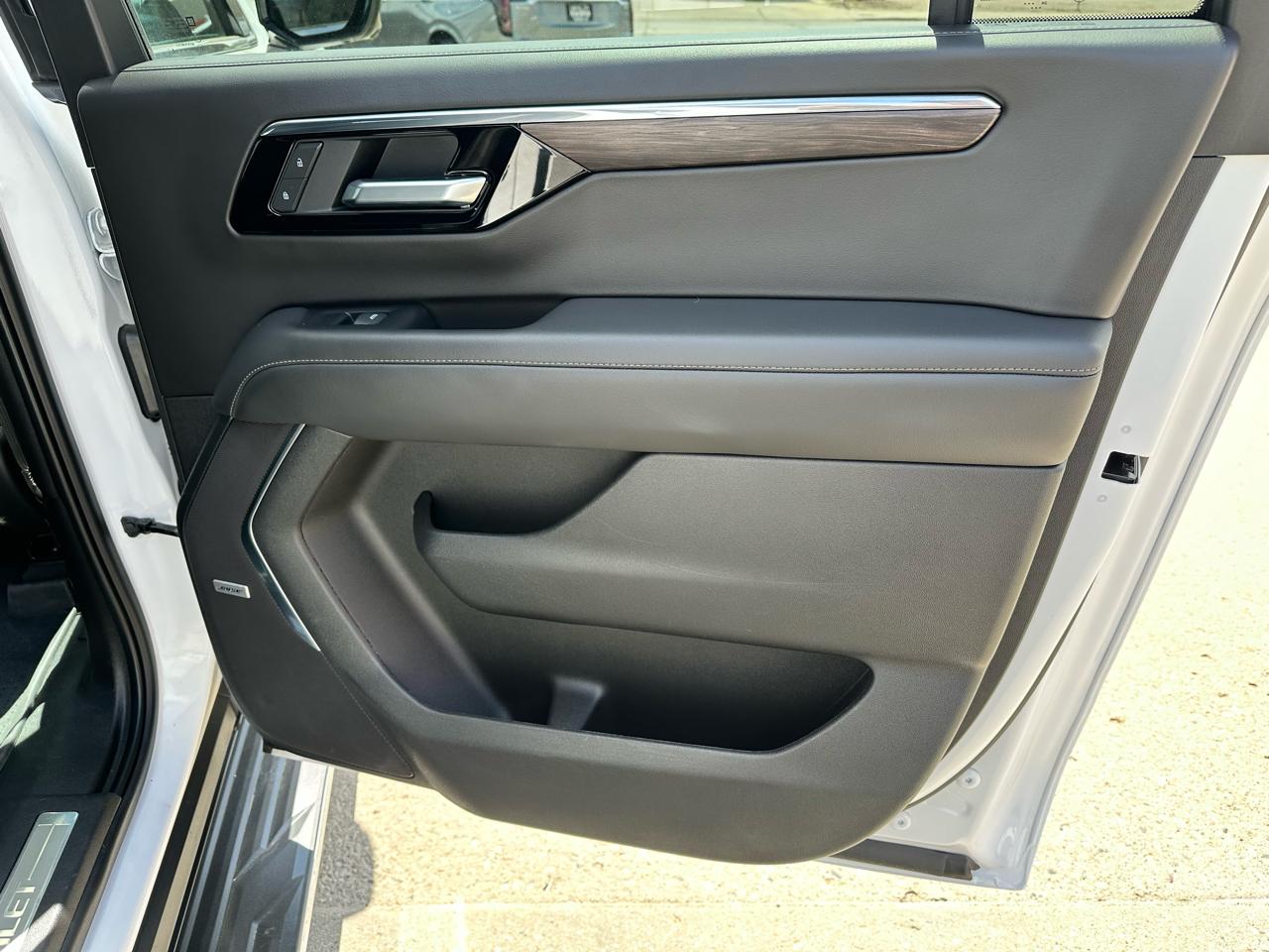 Chevrolet Suburban LT 4WD 2025