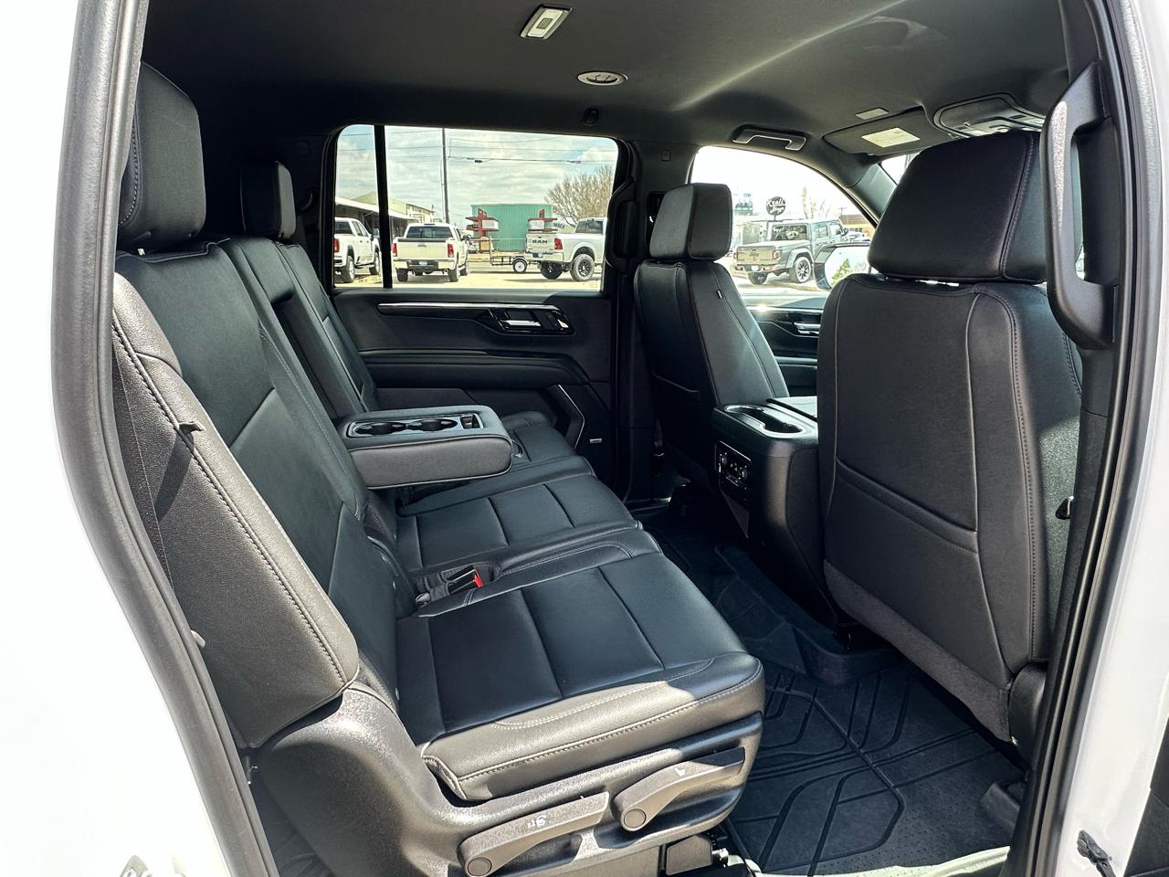 Chevrolet Suburban LT 4WD 2025