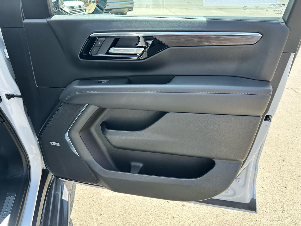 Chevrolet Suburban LT 4WD 2025