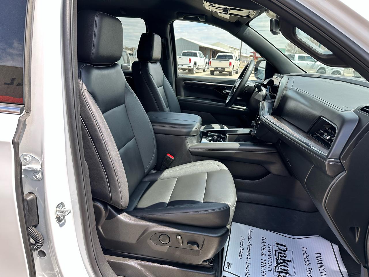 Chevrolet Suburban LT 4WD 2025