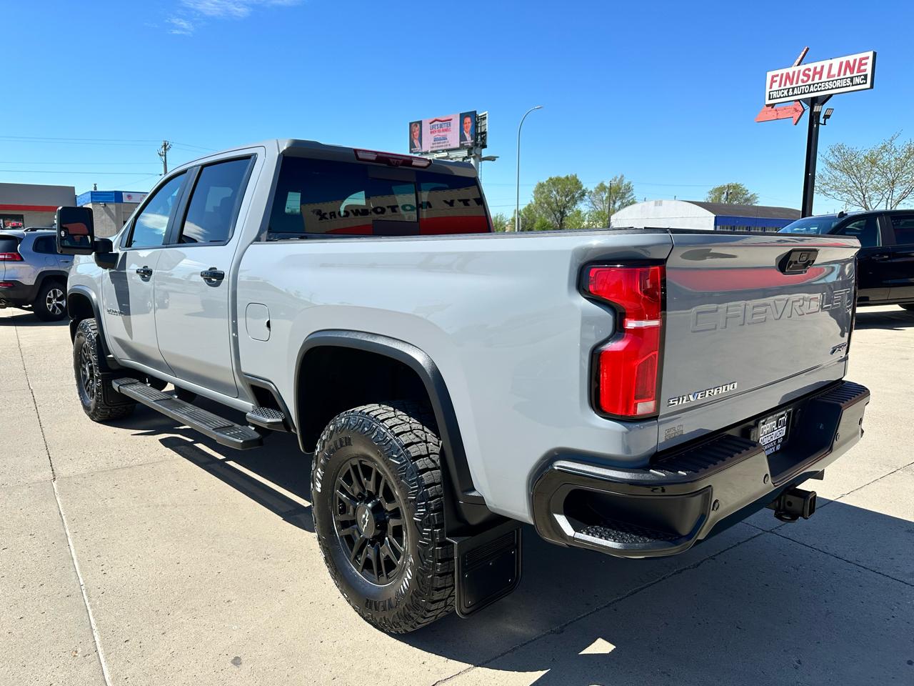 Chevrolet Silverado 2500HD ZR2 Crew Cab 4WD 2024