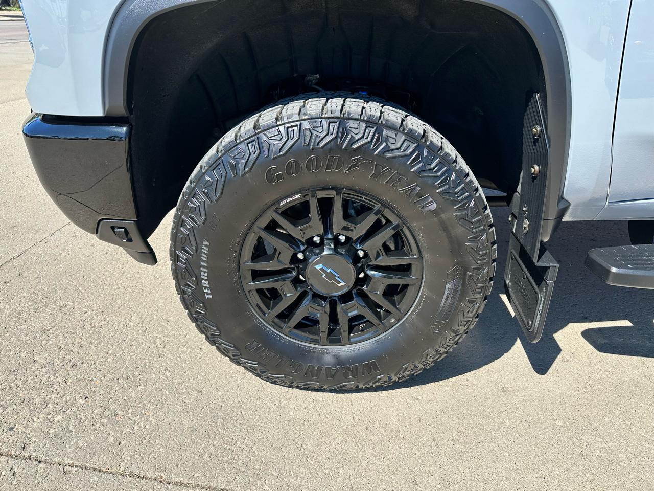 Chevrolet Silverado 2500HD ZR2 Crew Cab 4WD 2024