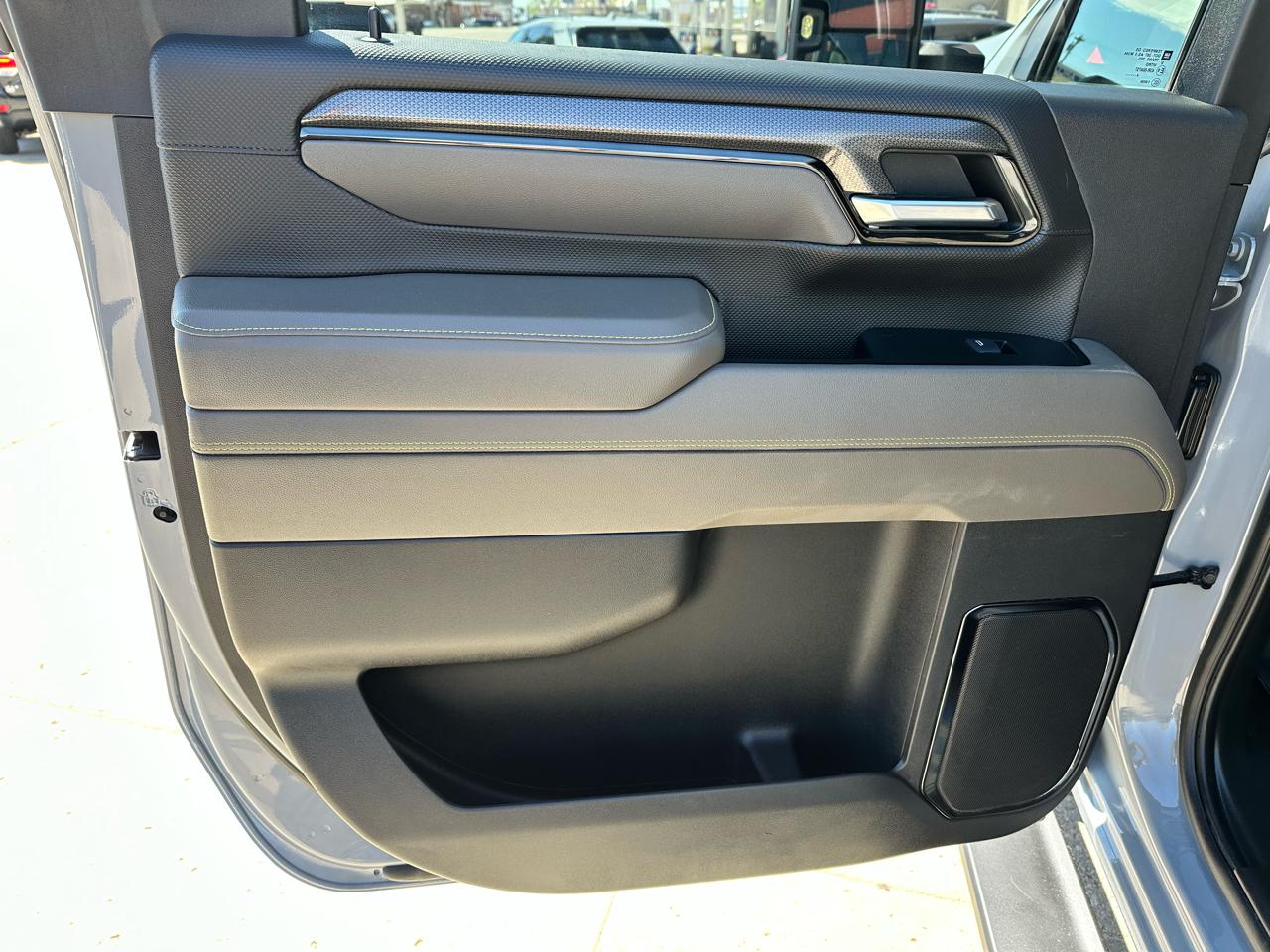 Chevrolet Silverado 2500HD ZR2 Crew Cab 4WD 2024