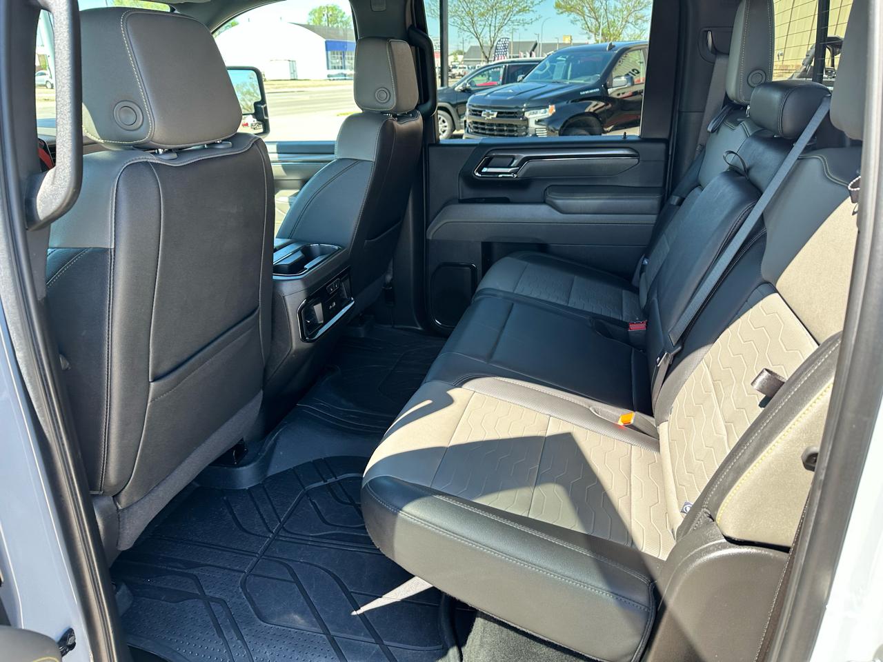Chevrolet Silverado 2500HD ZR2 Crew Cab 4WD 2024