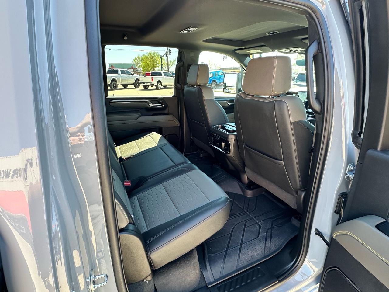 Chevrolet Silverado 2500HD ZR2 Crew Cab 4WD 2024