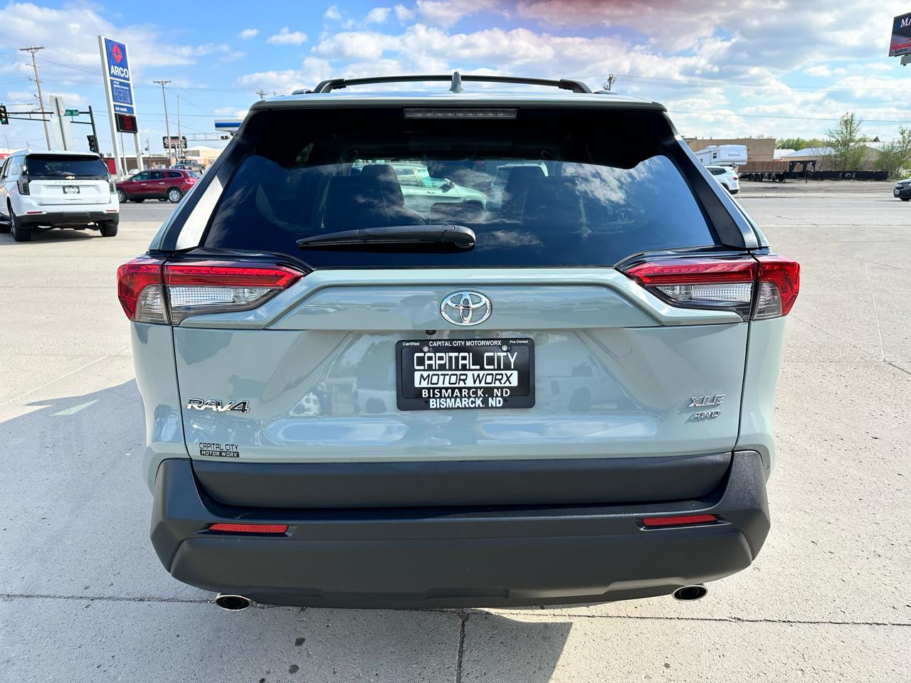Toyota RAV4 XLE Premium AWD 2023