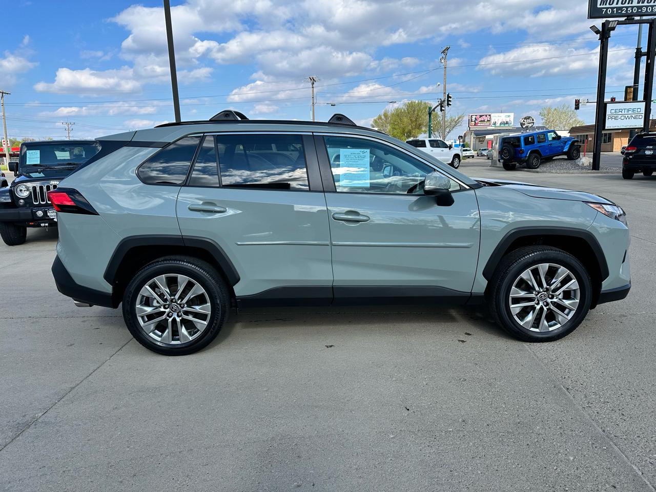 Toyota RAV4 XLE Premium AWD 2023